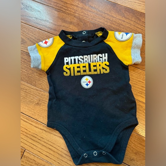 NFL Other - Pittsburgh Steelers Baby Onesie (3-6 Months)